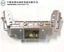 Mount bracket assembly in middle of sub-instrument panel